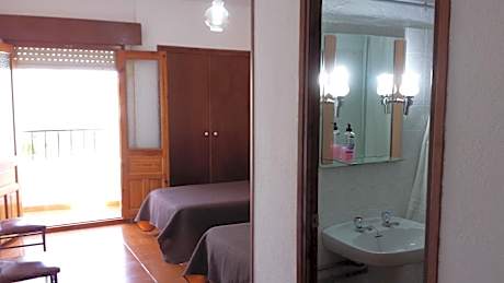 Twin Room with Private Bathroom