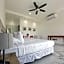 Commercial Zone Studios, Pool, BBQ and Beach 7 Blocks