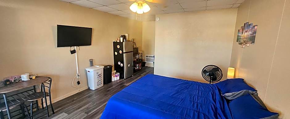 Sebastian Gardens Inn & Suites