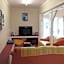 Centabay Lodge and Backpackers