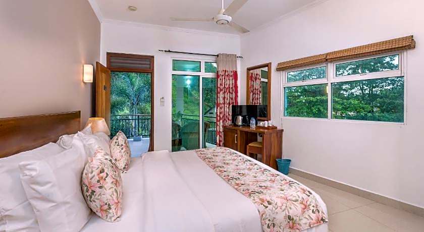 Hotel Travellers Nest