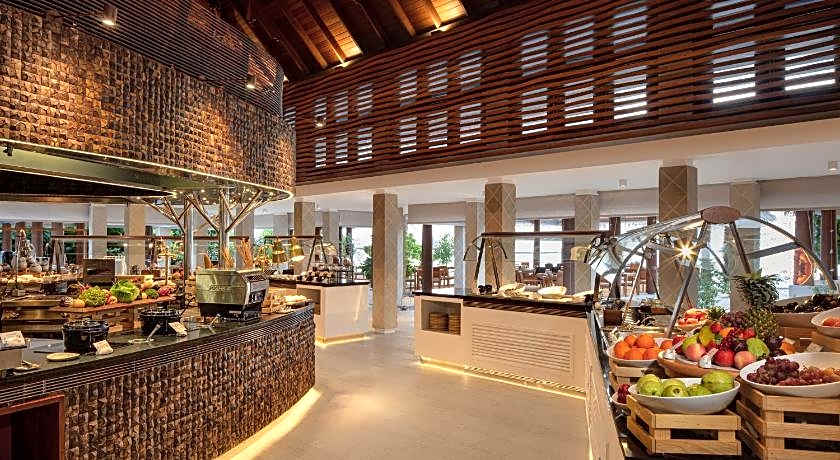 Heritance Aarah - Premium All Inclusive - 40 Minutes away from Male by Seaplane