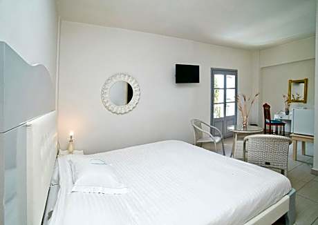 Superior Double Room with Side Sea View