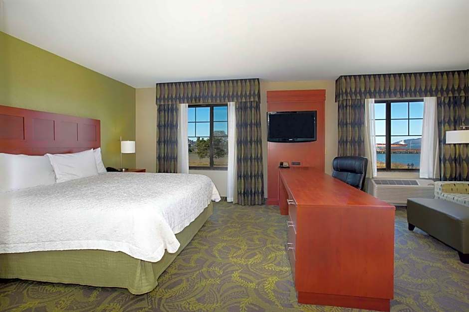 Hampton Inn By Hilton & Suites Astoria, Or