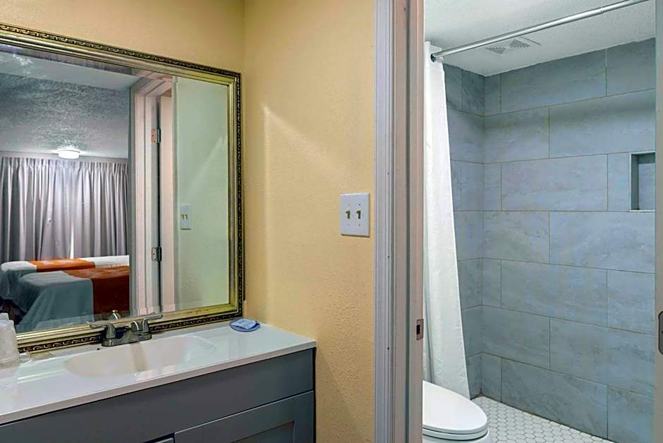 Rodeway Inn Colonial Heights I-95