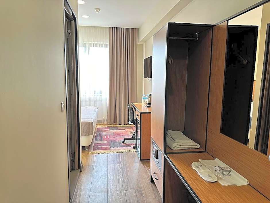 N'ALA OTEL