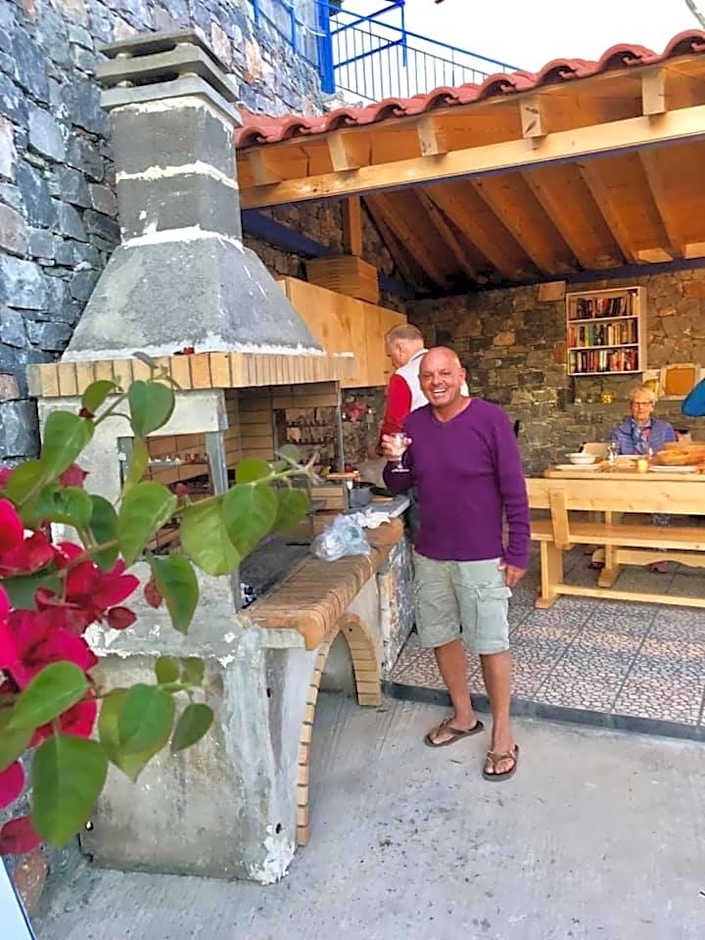 Paris-Irini Studios And Apartments