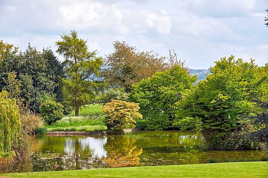 Dumbleton Hall Hotel