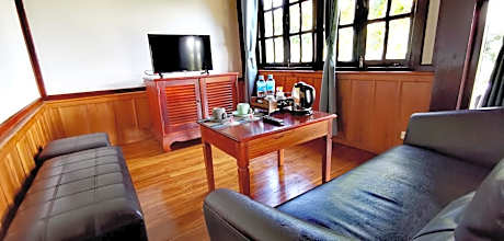 Paradise Suite with River view