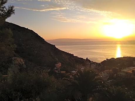 Double or Twin Room with Sea View