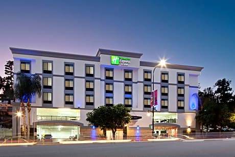 Holiday Inn Express Hollywood Walk of Fame By IHG