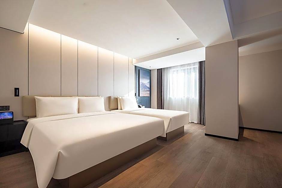 Atour Hotel Dalian Donggang Business District Gangwan Plaza