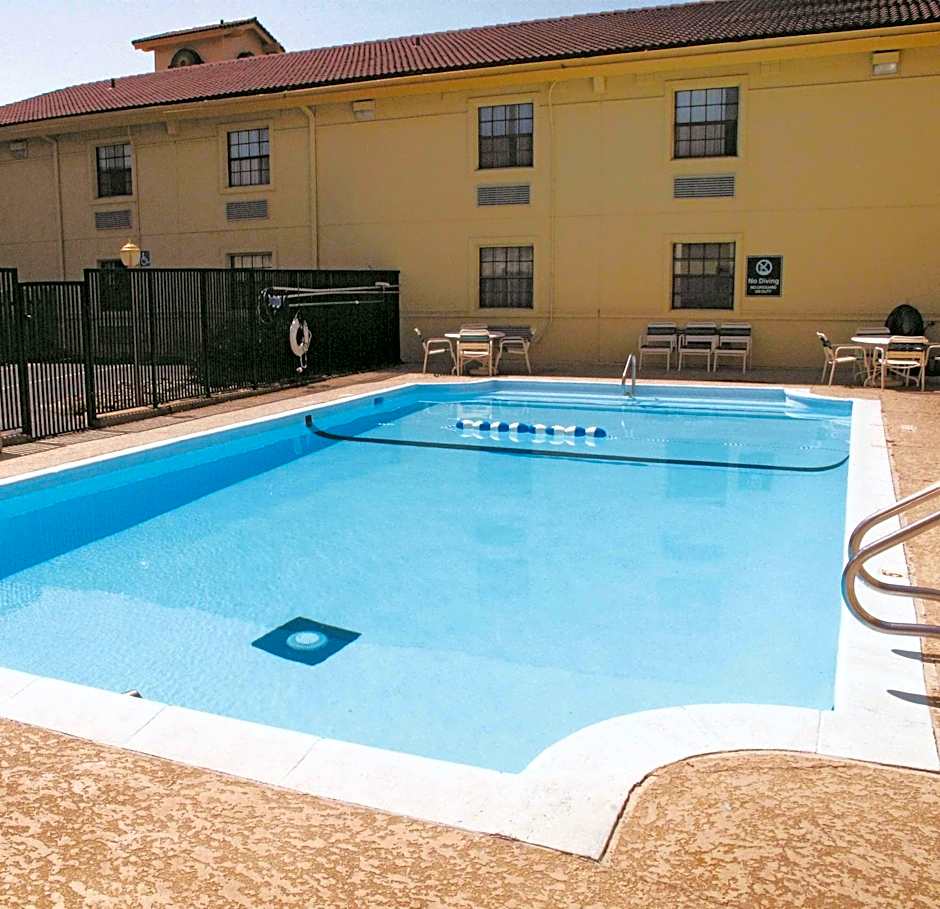 La Quinta Inn by Wyndham Omaha West