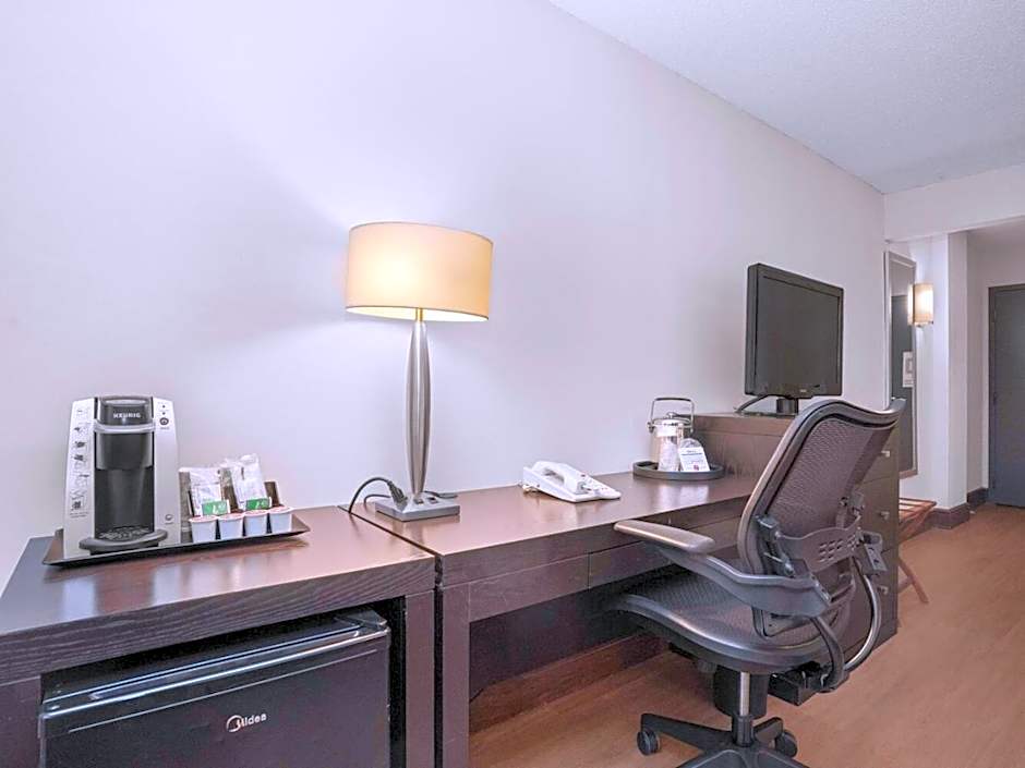 Armon Hotel & Conference Center Stamford CT