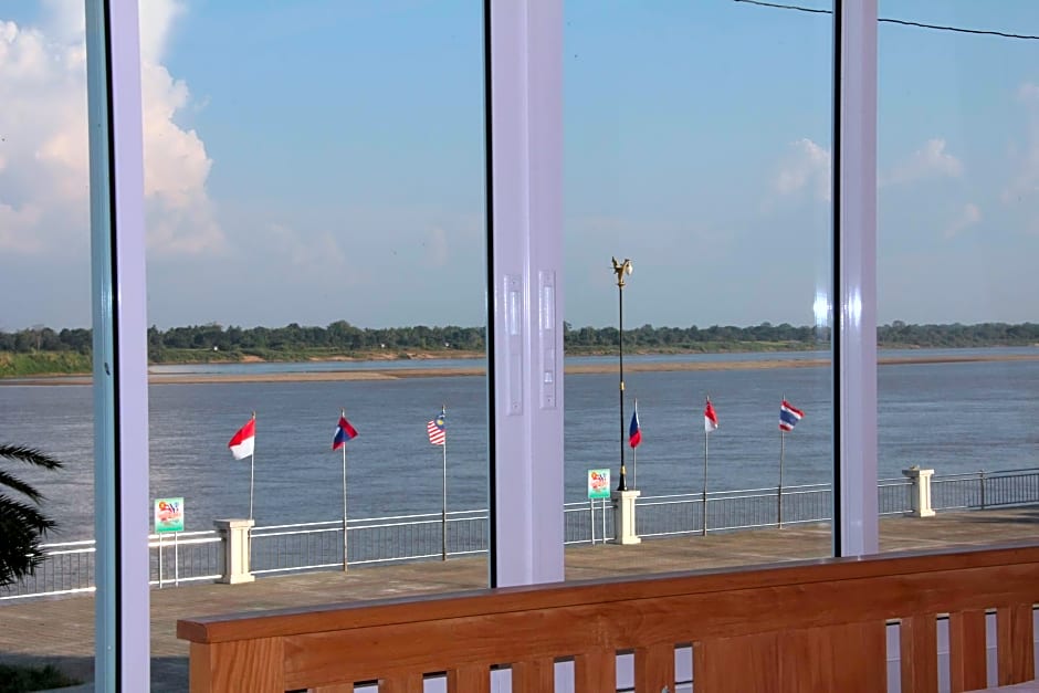 That Phanom River View Hotel