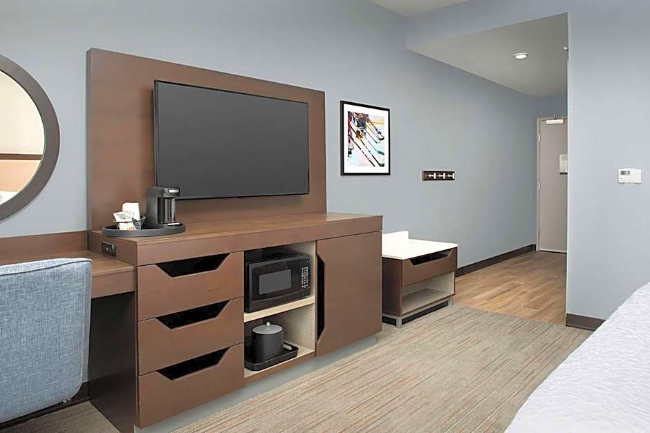 Hampton Inn By Hilton Warroad