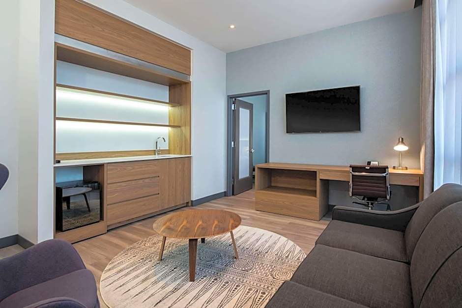 Wingate by Wyndham Long Island City