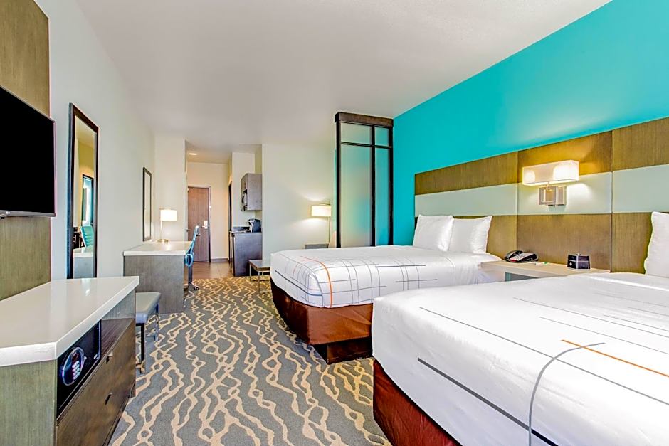 La Quinta Inn & Suites by Wyndham Northlake Ft. Worth