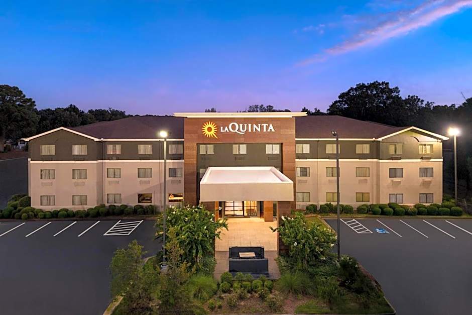 La Quinta Inn & Suites by Wyndham Jackson Airport/Pearl