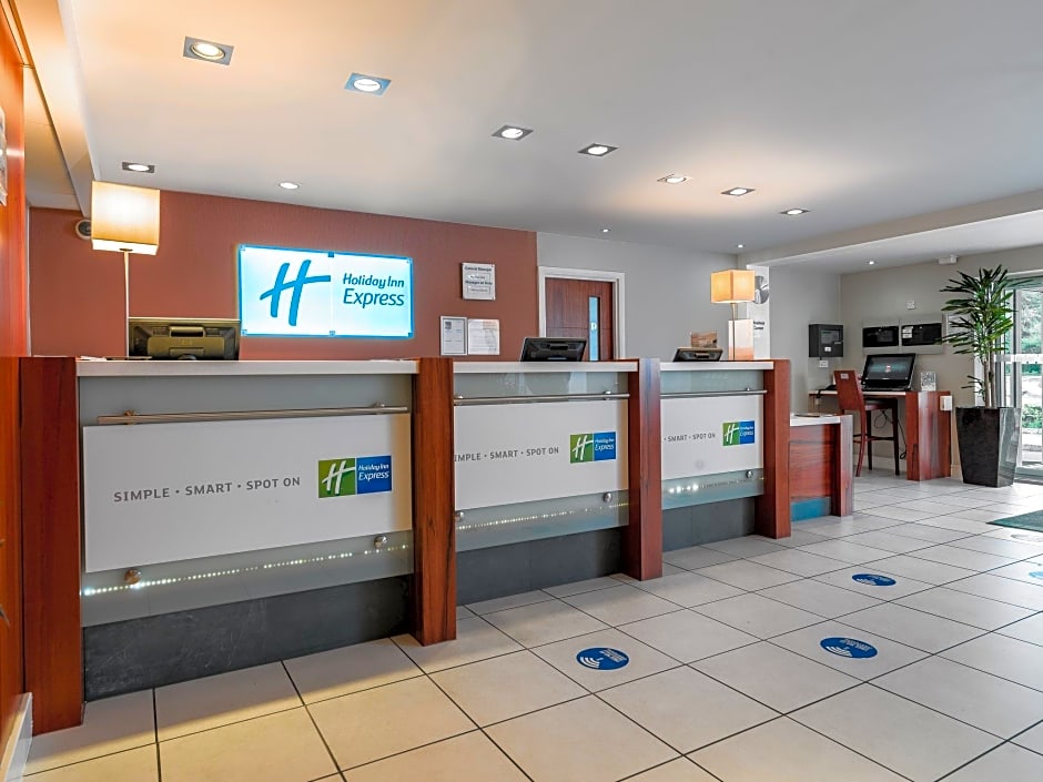 Holiday Inn Express London Gatwick Crawley By IHG
