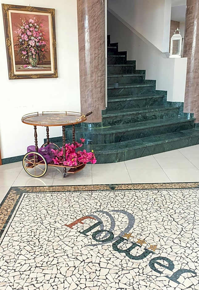 Hotel - Motel Flower