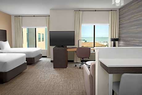 Queen Studio with Two Queen Beds and Sofa Bed - Ocean View