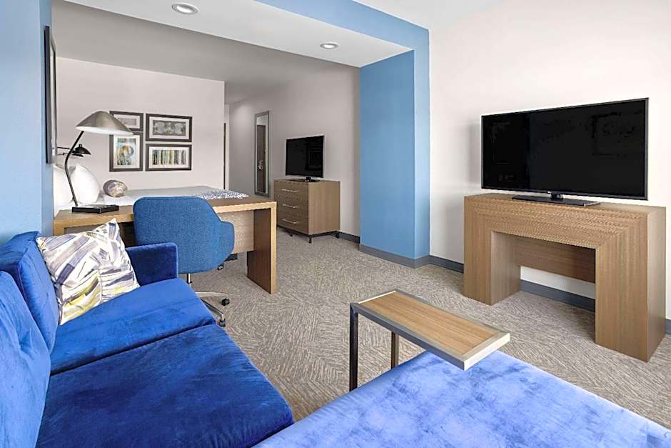 La Quinta Inn & Suites by Wyndham Locust Grove