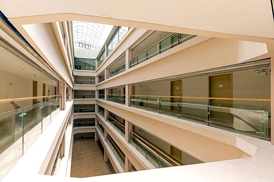 Ji Hotel Yining Shanghai City