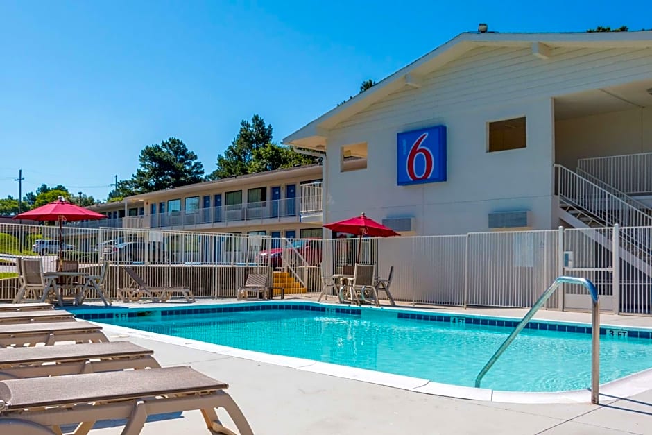 Motel 6-Longview, TX