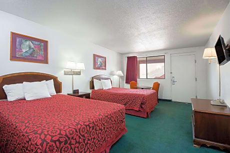 2 Double Beds, Smoking