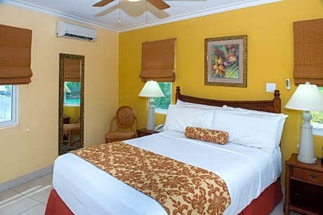 TWO BEDROOM GROUND FLOOR WITH SEAVIEW