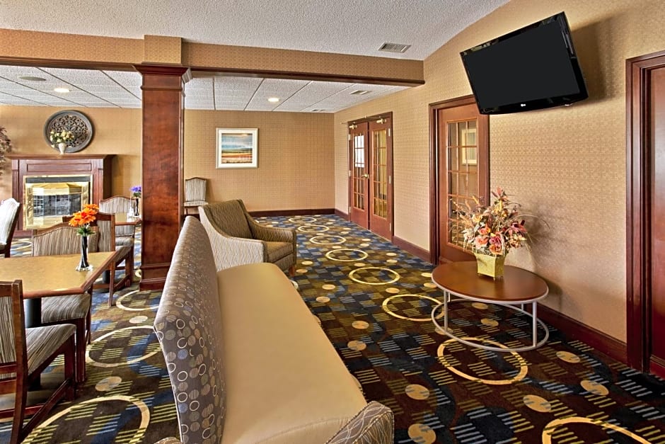 Holiday Inn Express Hotel & Suites Woodhaven