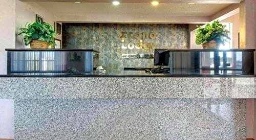 Econo Lodge Inn & Suites Forest