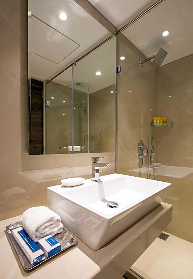 The International by Tunga