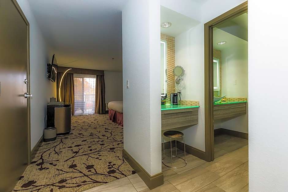 Regalia Hotel & Conference Center