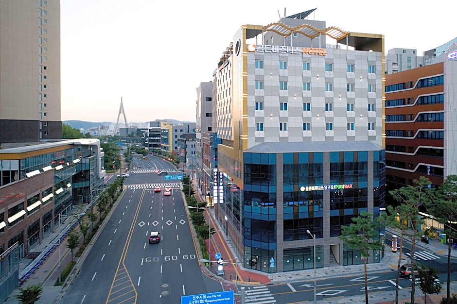 Golden Business Hotel