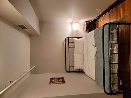 Full Bed