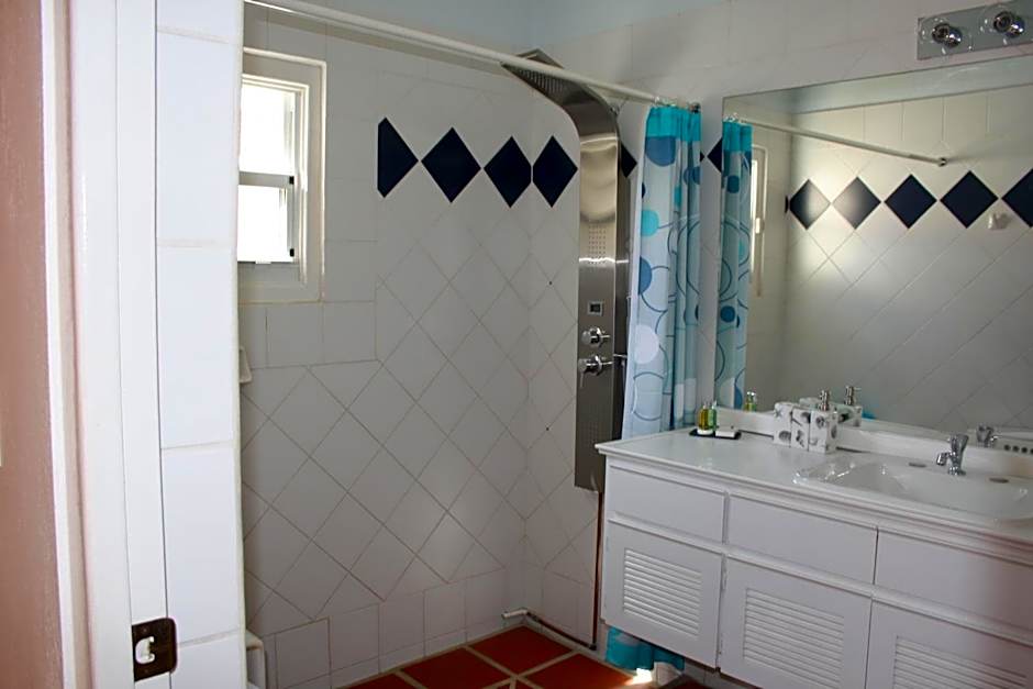 Karibu Aruba Boutique Hotel