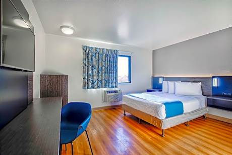 King Room - Non-Smoking