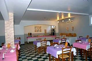 Logis Hotel le Petit Manoir Rest. la Tonnelle