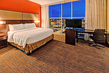 Deluxe King Studio with City View