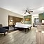 Quality Inn & Suites Airport/Cruise Port Hollywood