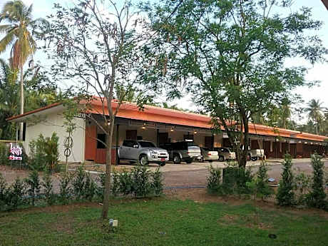 ไออุ่นรีสอร์ท