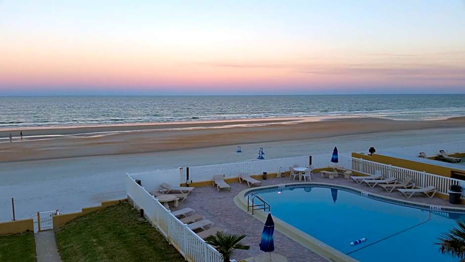 Driftwood Beach Motel