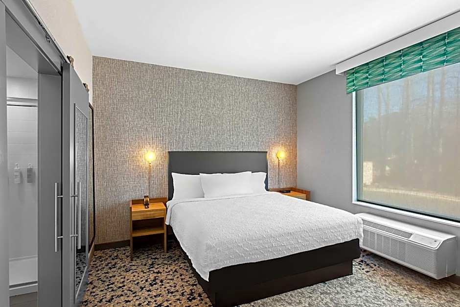 Home2 Suites by Hilton Hendersonville