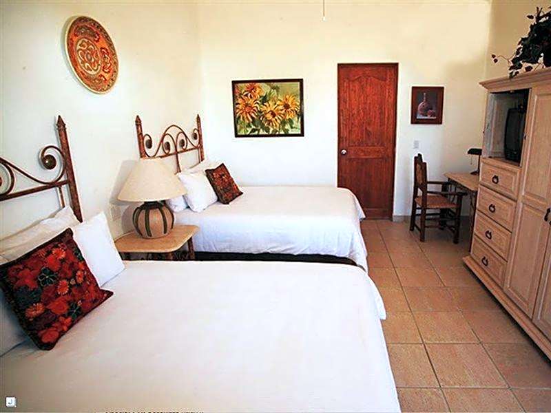 El Encanto Inn