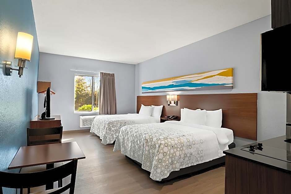 HomeTowne Studios by Red Roof East Lansing - Okemos