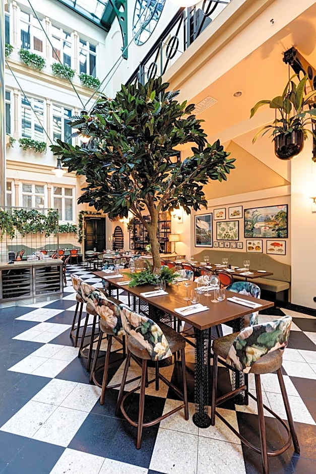 Elite Plaza Hotel