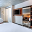Cambria Hotel Boston Downtown-Seaport