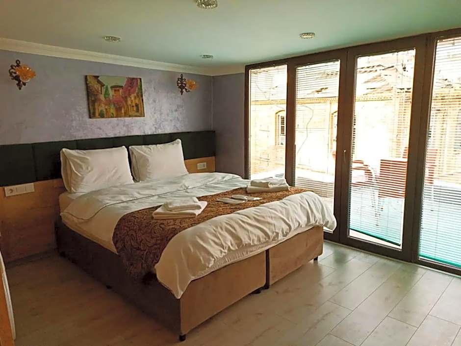 Loren Hotel & Suites